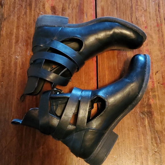 Madden Girl  boots - Picture 4 of 5